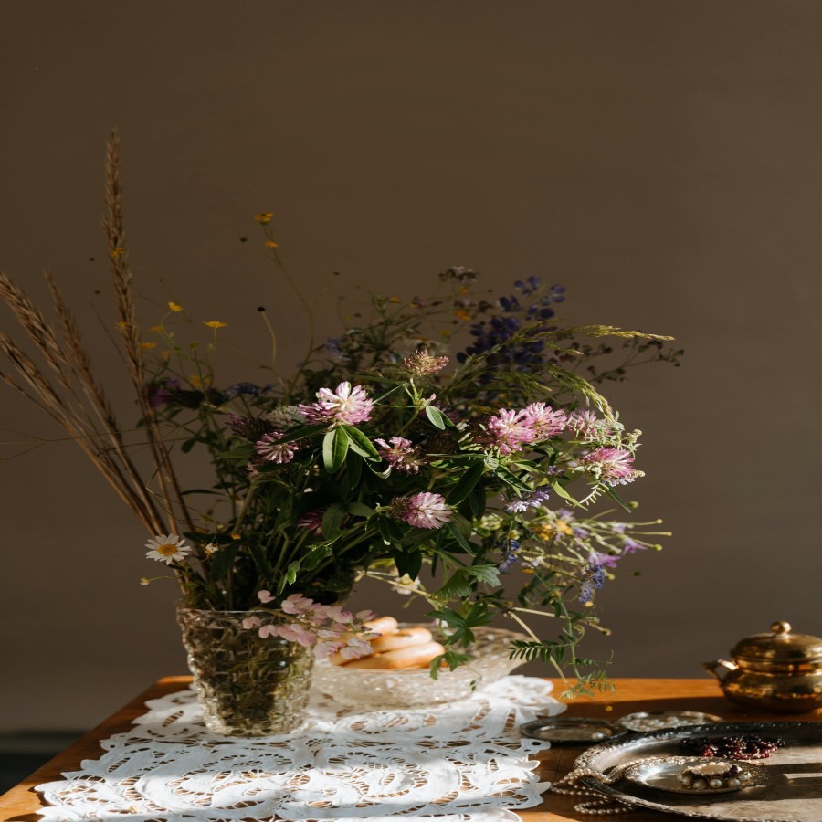 Tablecloth (مفارش ترابيزات)